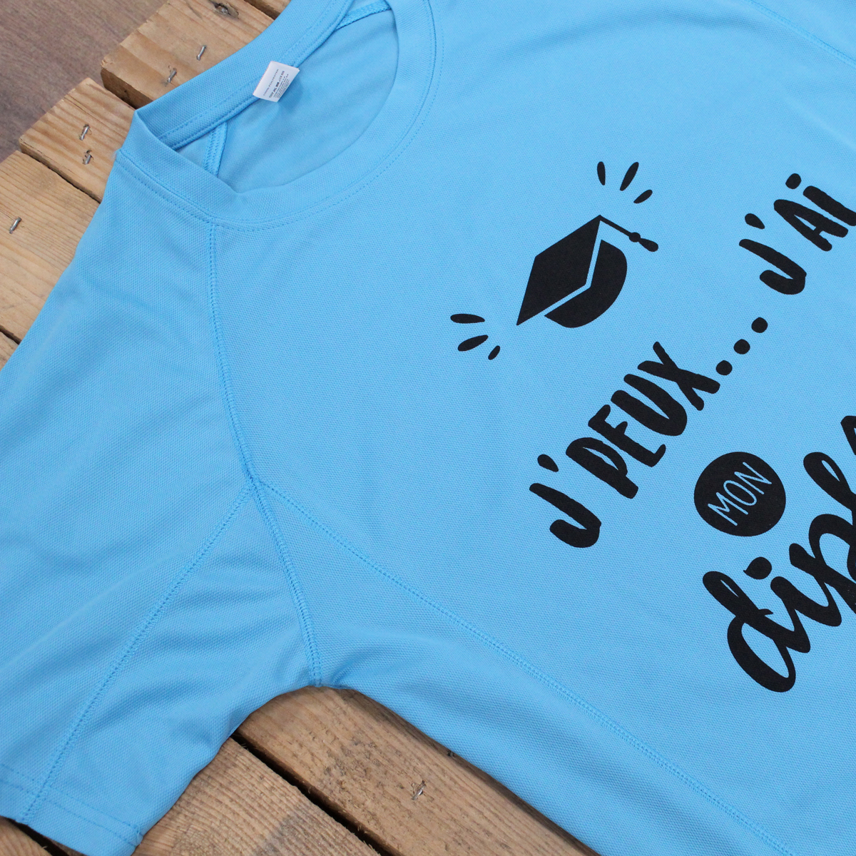 Inspirez-vous d’exemples réels de t-shirts techniques à manches raglan.