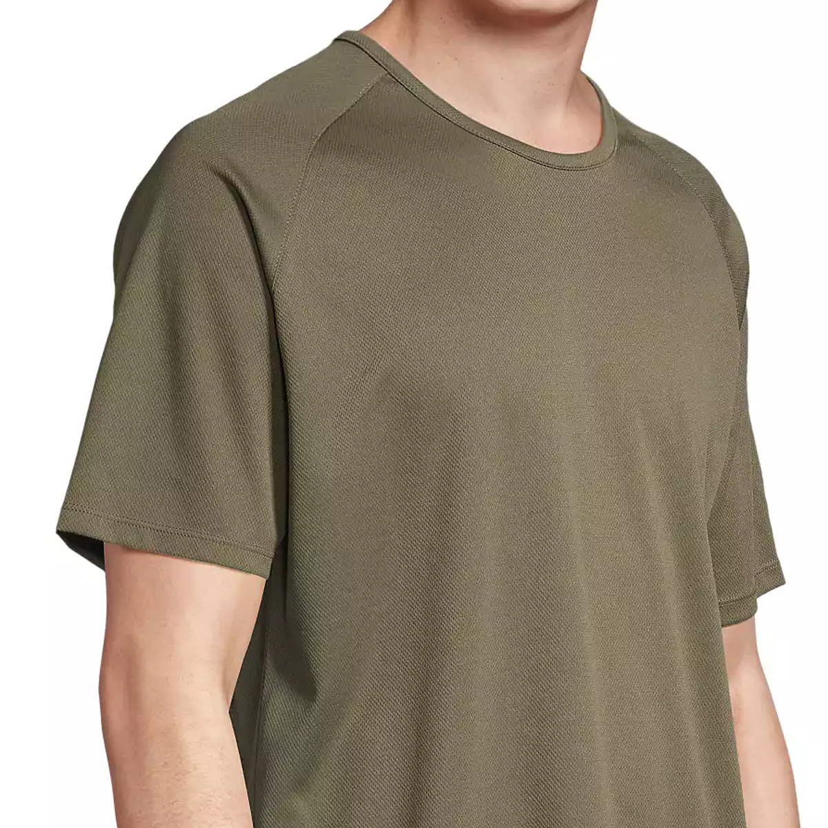 Inspirez-vous d’exemples réels de t-shirts techniques à manches raglan.