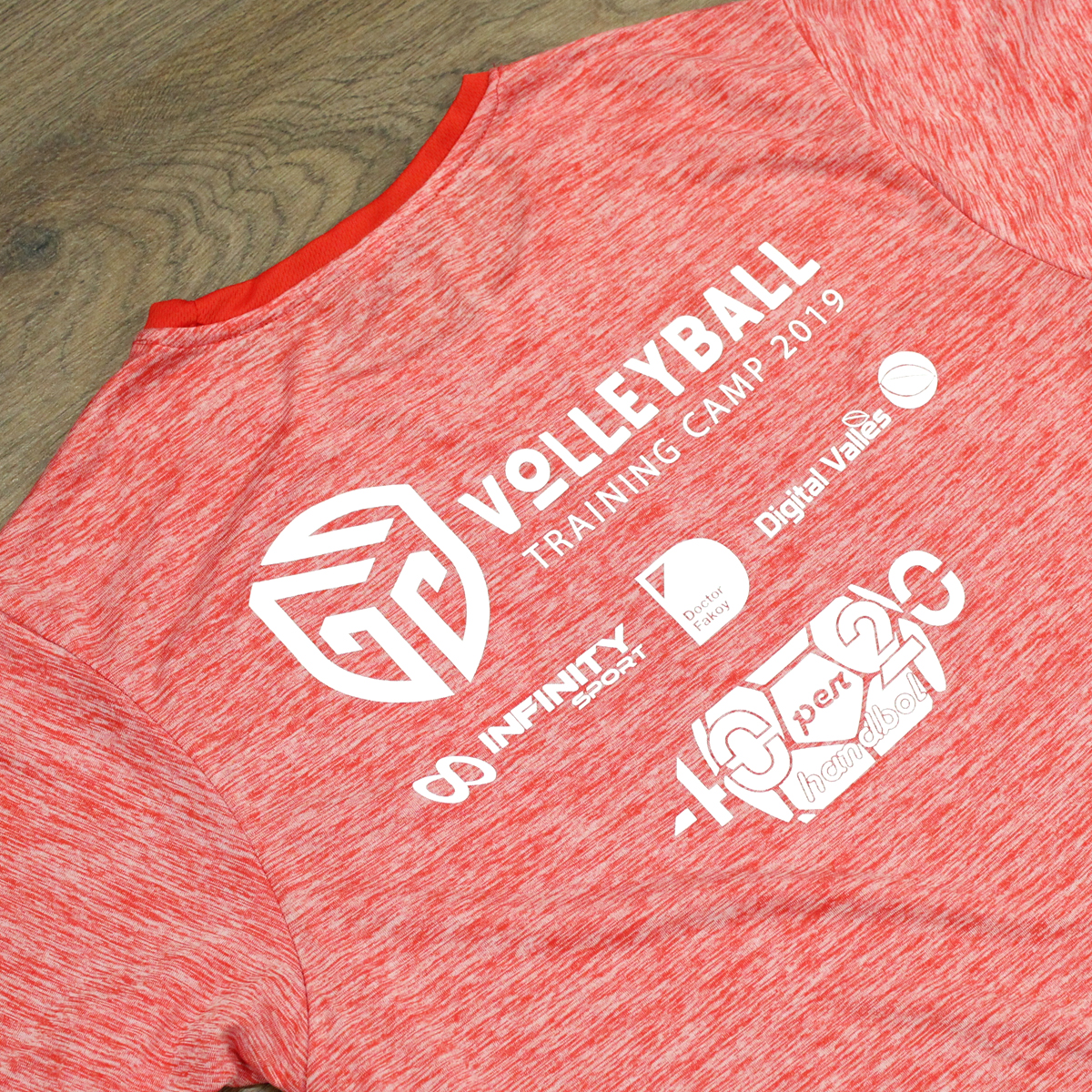 Descubre nuestras camisetas deportivas bicolor