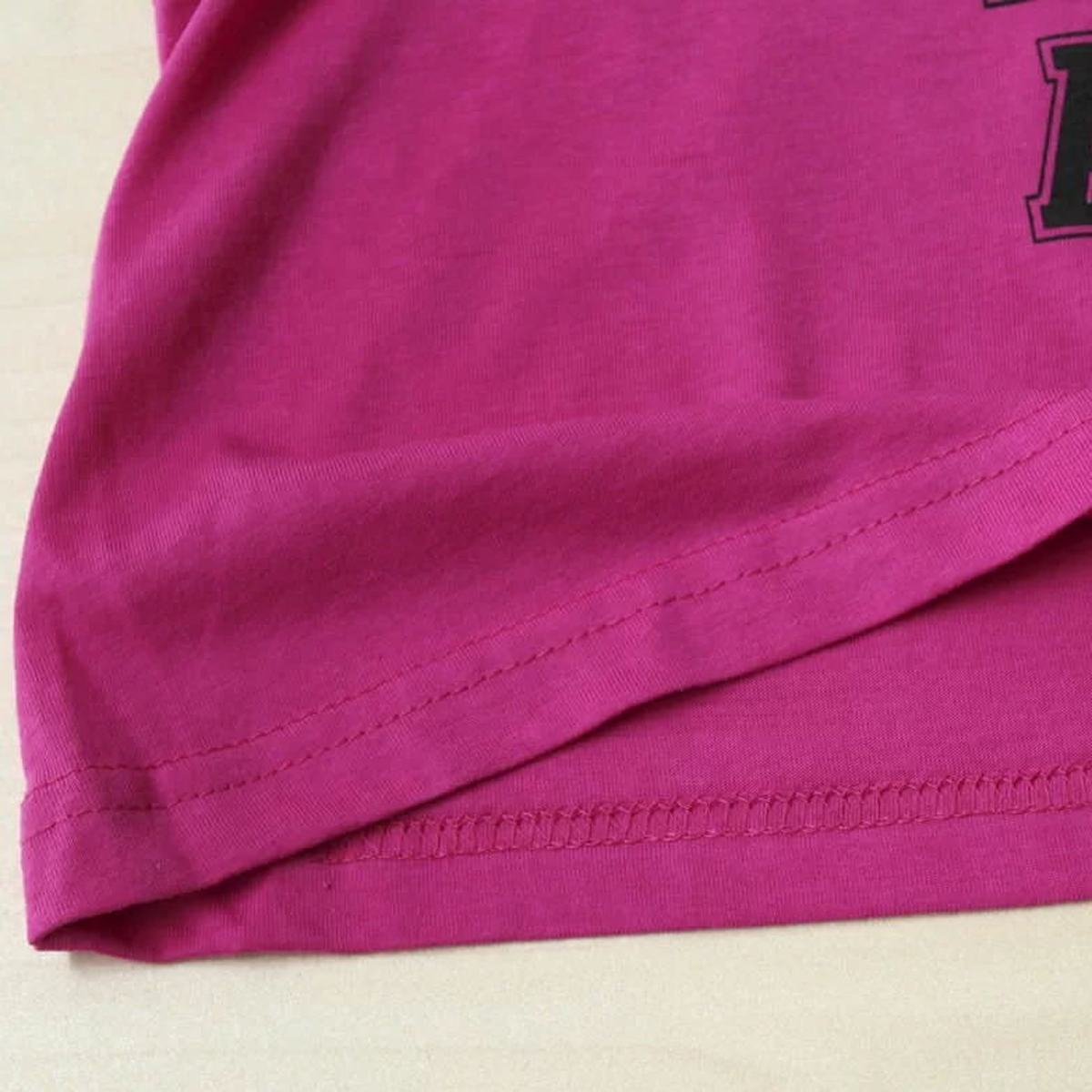 Detalles de las camisetas ligeras de mujer