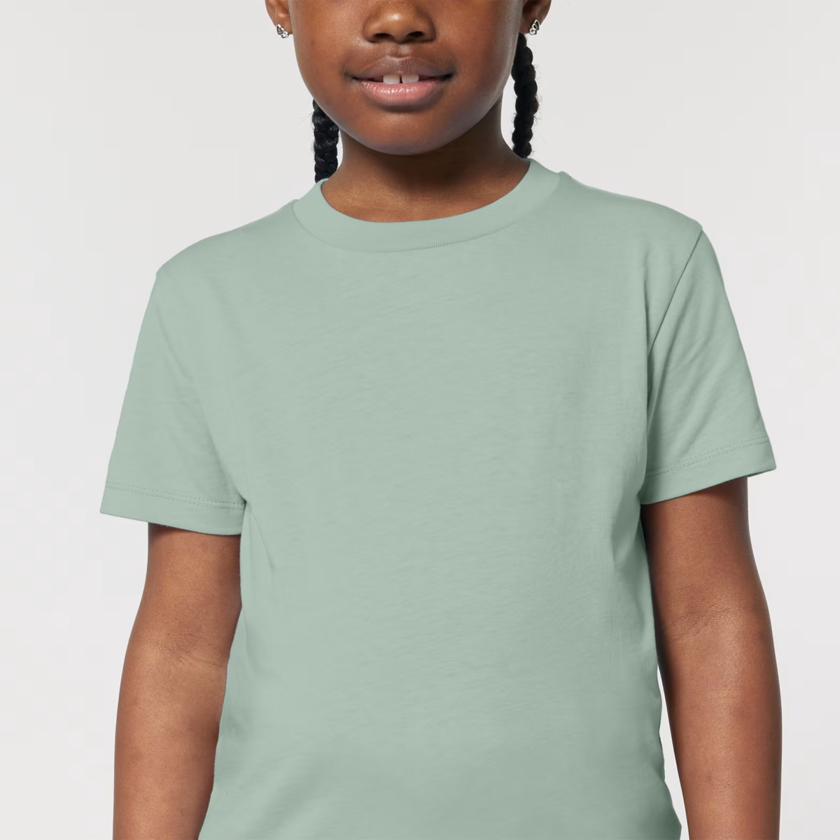 Découvrez les détails de nos t-shirts premium pour enfants  